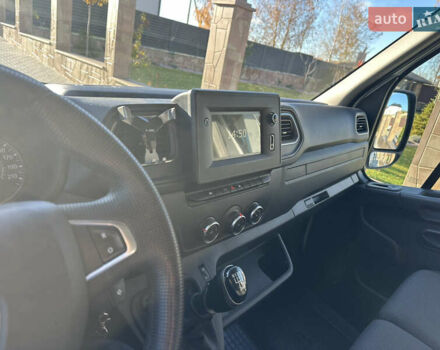 Белый Рено Мастер, объемом двигателя 2.5 л и пробегом 155 тыс. км за 20000 $, фото 11 на Automoto.ua