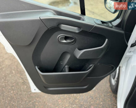 Белый Рено Мастер, объемом двигателя 2.3 л и пробегом 209 тыс. км за 21000 $, фото 49 на Automoto.ua