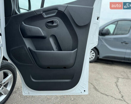 Белый Рено Мастер, объемом двигателя 2.3 л и пробегом 174 тыс. км за 21500 $, фото 58 на Automoto.ua