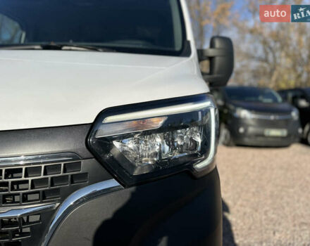 Белый Рено Мастер, объемом двигателя 2.3 л и пробегом 226 тыс. км за 19600 $, фото 3 на Automoto.ua