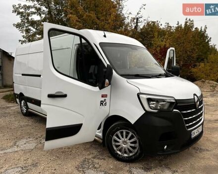 Белый Рено Мастер, объемом двигателя 2.3 л и пробегом 215 тыс. км за 16999 $, фото 1 на Automoto.ua