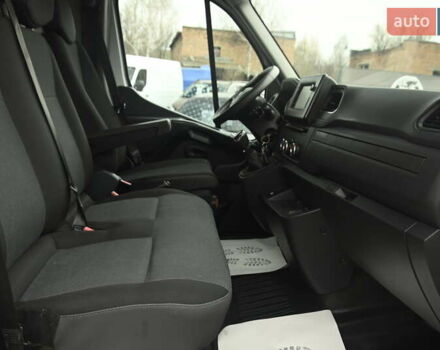 Белый Рено Мастер, объемом двигателя 2.3 л и пробегом 217 тыс. км за 19999 $, фото 42 на Automoto.ua