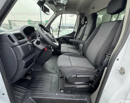 Белый Рено Мастер, объемом двигателя 2.3 л и пробегом 252 тыс. км за 24700 $, фото 14 на Automoto.ua