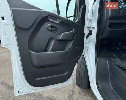 Белый Рено Мастер, объемом двигателя 2.3 л и пробегом 174 тыс. км за 21500 $, фото 72 на Automoto.ua