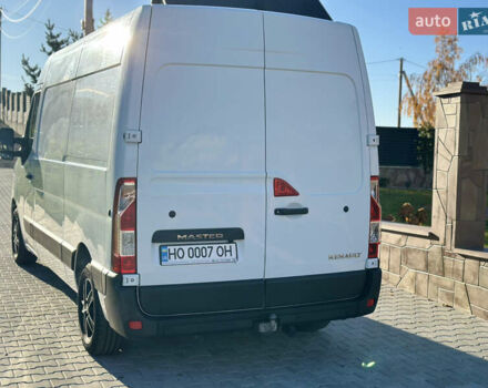 Белый Рено Мастер, объемом двигателя 2.5 л и пробегом 155 тыс. км за 20000 $, фото 17 на Automoto.ua