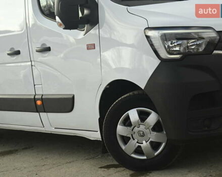 Белый Рено Мастер, объемом двигателя 2.3 л и пробегом 217 тыс. км за 20500 $, фото 2 на Automoto.ua