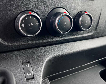 Білий Рено Мастєр, об'ємом двигуна 2.3 л та пробігом 107 тис. км за 23900 $, фото 28 на Automoto.ua