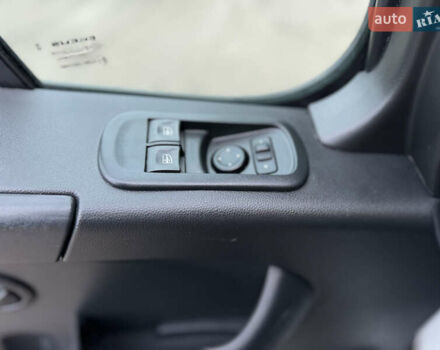 Белый Рено Мастер, объемом двигателя 2.3 л и пробегом 174 тыс. км за 21500 $, фото 73 на Automoto.ua