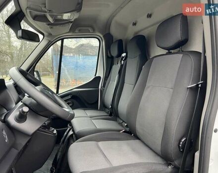 Белый Рено Мастер, объемом двигателя 2.3 л и пробегом 235 тыс. км за 18799 $, фото 31 на Automoto.ua