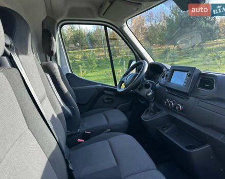 Белый Рено Мастер, объемом двигателя 2.5 л и пробегом 155 тыс. км за 20000 $, фото 1 на Automoto.ua