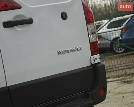 Белый Рено Мастер, объемом двигателя 2.3 л и пробегом 217 тыс. км за 19999 $, фото 10 на Automoto.ua