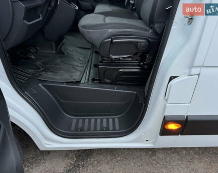 Белый Рено Мастер, объемом двигателя 2.3 л и пробегом 174 тыс. км за 21500 $, фото 71 на Automoto.ua