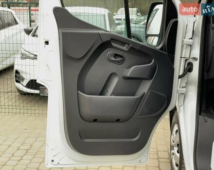 Белый Рено Мастер, объемом двигателя 2.3 л и пробегом 209 тыс. км за 19999 $, фото 24 на Automoto.ua