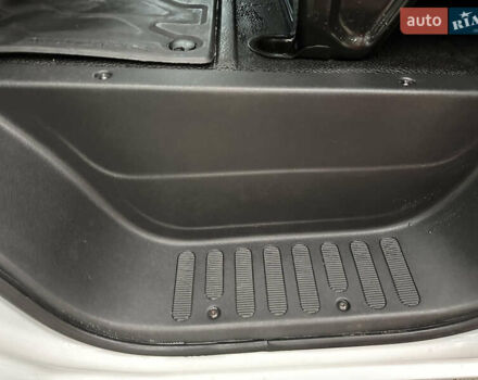 Білий Рено Мастєр, об'ємом двигуна 2.3 л та пробігом 190 тис. км за 19200 $, фото 31 на Automoto.ua