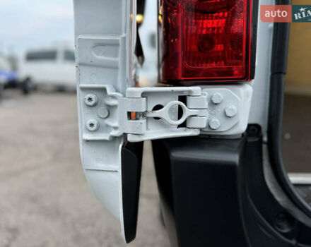 Белый Рено Мастер, объемом двигателя 2.3 л и пробегом 174 тыс. км за 21500 $, фото 42 на Automoto.ua