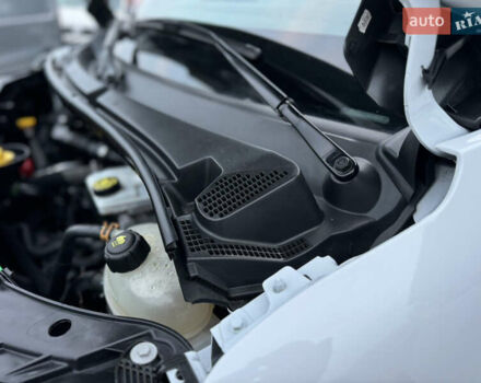 Белый Рено Мастер, объемом двигателя 2.3 л и пробегом 174 тыс. км за 21500 $, фото 94 на Automoto.ua