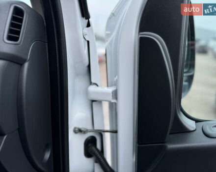 Белый Рено Мастер, объемом двигателя 2.3 л и пробегом 174 тыс. км за 21500 $, фото 55 на Automoto.ua