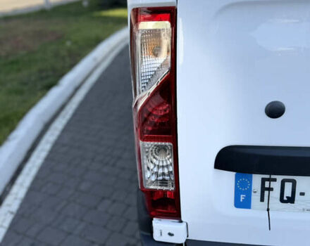 Білий Рено Мастєр, об'ємом двигуна 2.3 л та пробігом 195 тис. км за 17999 $, фото 10 на Automoto.ua