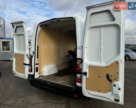 Белый Рено Мастер, объемом двигателя 2.3 л и пробегом 209 тыс. км за 21000 $, фото 103 на Automoto.ua