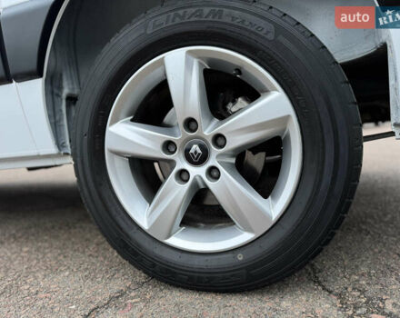 Белый Рено Мастер, объемом двигателя 2.3 л и пробегом 174 тыс. км за 21500 $, фото 28 на Automoto.ua