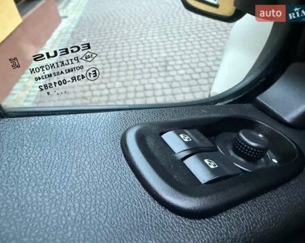 Білий Рено Мастєр, об'ємом двигуна 2.3 л та пробігом 267 тис. км за 16700 $, фото 51 на Automoto.ua