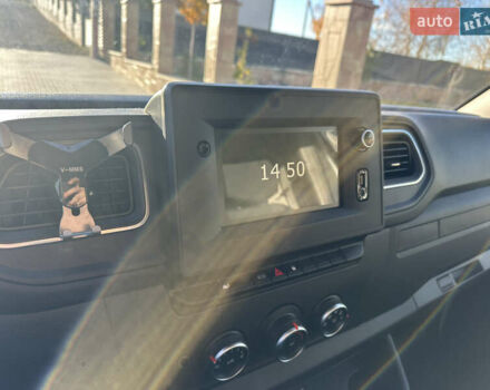 Белый Рено Мастер, объемом двигателя 2.5 л и пробегом 155 тыс. км за 20000 $, фото 12 на Automoto.ua