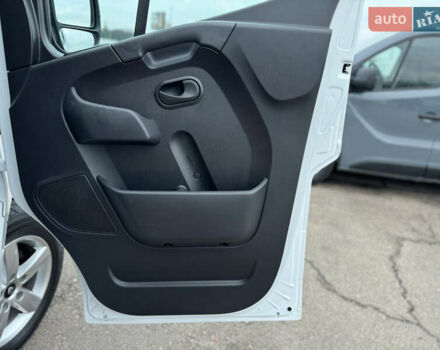 Белый Рено Мастер, объемом двигателя 2.3 л и пробегом 174 тыс. км за 21500 $, фото 54 на Automoto.ua