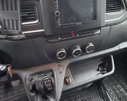 Белый Рено Мастер, объемом двигателя 2.3 л и пробегом 75 тыс. км за 23500 $, фото 9 на Automoto.ua