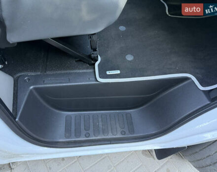 Білий Рено Мастєр, об'ємом двигуна 2.3 л та пробігом 195 тис. км за 17999 $, фото 133 на Automoto.ua