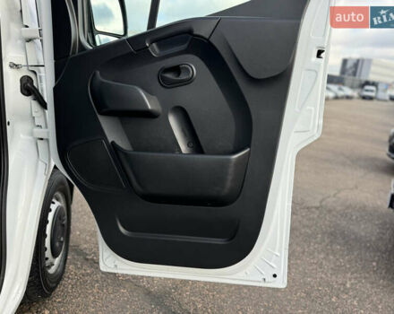 Белый Рено Мастер, объемом двигателя 2.3 л и пробегом 209 тыс. км за 21000 $, фото 80 на Automoto.ua