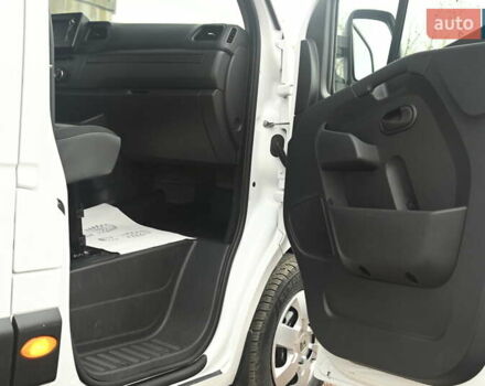 Белый Рено Мастер, объемом двигателя 2.3 л и пробегом 217 тыс. км за 20500 $, фото 41 на Automoto.ua