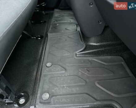 Белый Рено Мастер, объемом двигателя 2.3 л и пробегом 174 тыс. км за 21500 $, фото 64 на Automoto.ua