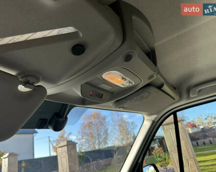 Белый Рено Мастер, объемом двигателя 2.5 л и пробегом 155 тыс. км за 20000 $, фото 15 на Automoto.ua