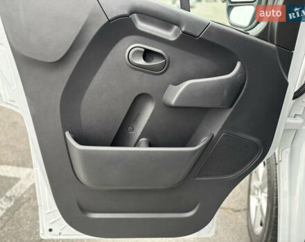 Білий Рено Мастєр, об'ємом двигуна 2.3 л та пробігом 175 тис. км за 19900 $, фото 6 на Automoto.ua