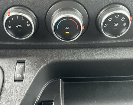 Білий Рено Мастєр, об'ємом двигуна 2.3 л та пробігом 253 тис. км за 17500 $, фото 12 на Automoto.ua