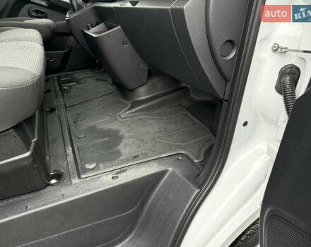 Белый Рено Мастер, объемом двигателя 0 л и пробегом 193 тыс. км за 23900 $, фото 29 на Automoto.ua