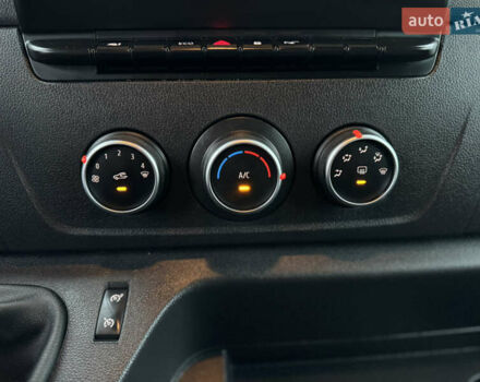 Белый Рено Мастер, объемом двигателя 2.3 л и пробегом 174 тыс. км за 21500 $, фото 82 на Automoto.ua