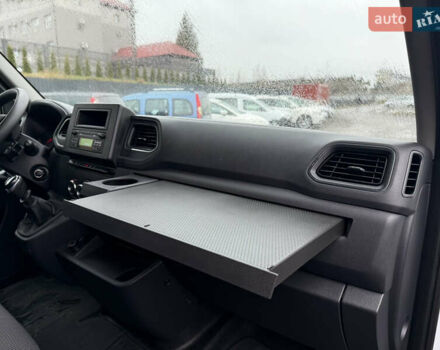 Белый Рено Мастер, объемом двигателя 0 л и пробегом 193 тыс. км за 23900 $, фото 28 на Automoto.ua