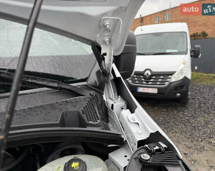Белый Рено Мастер, объемом двигателя 0 л и пробегом 193 тыс. км за 23900 $, фото 36 на Automoto.ua