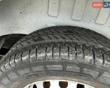 Белый Рено Мастер, объемом двигателя 2.3 л и пробегом 235 тыс. км за 18799 $, фото 3 на Automoto.ua