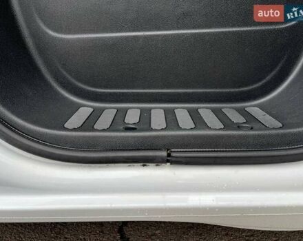 Белый Рено Мастер, объемом двигателя 2.3 л и пробегом 293 тыс. км за 24999 $, фото 65 на Automoto.ua