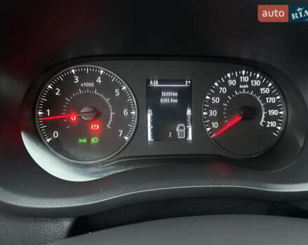 Белый Рено Мастер, объемом двигателя 2.3 л и пробегом 36 тыс. км за 25600 $, фото 39 на Automoto.ua