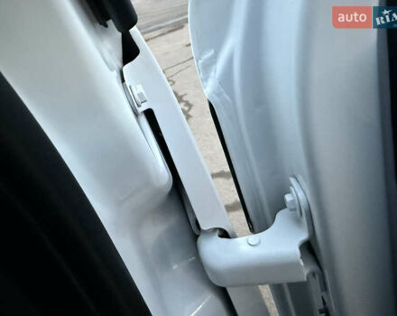 Белый Рено Мастер, объемом двигателя 0 л и пробегом 252 тыс. км за 18800 $, фото 38 на Automoto.ua