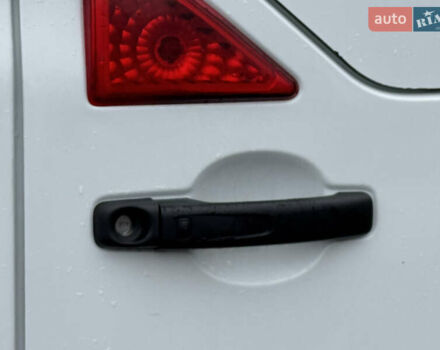 Белый Рено Мастер, объемом двигателя 2.3 л и пробегом 242 тыс. км за 21000 $, фото 18 на Automoto.ua