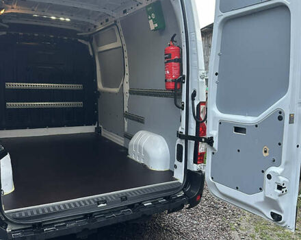 Белый Рено Мастер, объемом двигателя 2.3 л и пробегом 250 тыс. км за 19500 $, фото 5 на Automoto.ua