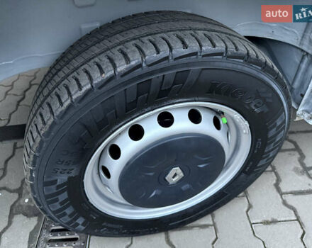 Белый Рено Мастер, объемом двигателя 0 л и пробегом 252 тыс. км за 18800 $, фото 58 на Automoto.ua