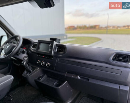 Белый Рено Мастер, объемом двигателя 2.3 л и пробегом 230 тыс. км за 19950 $, фото 35 на Automoto.ua