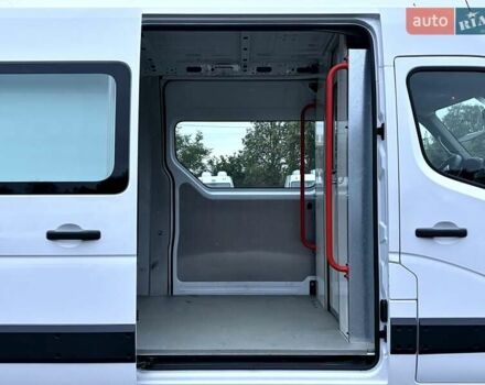 Белый Рено Мастер, объемом двигателя 2.3 л и пробегом 223 тыс. км за 17200 $, фото 10 на Automoto.ua