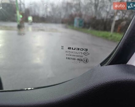 Белый Рено Мастер, объемом двигателя 2.3 л и пробегом 184 тыс. км за 18300 $, фото 62 на Automoto.ua