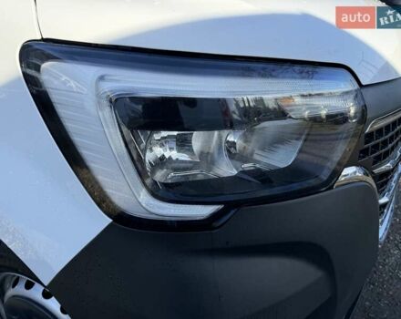 Белый Рено Мастер, объемом двигателя 2.3 л и пробегом 250 тыс. км за 19999 $, фото 9 на Automoto.ua